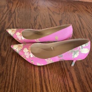 Marc Fisher Pink cream Floral Heels pumps 2.5 inch heel size 7.5